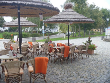 Blick Richtung Ortsmitte & Spielplatz